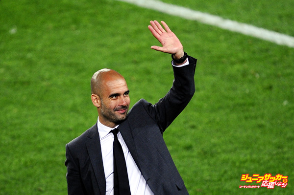 BARCELONA, SPAIN - MAY 05:  Head coach Josep Guardiola of FC Barcelona acknowledge the fans at the end of the La Liga match between FC Barcelona and RCD Espanyol at Camp Nou on May 5, 2012 in Barcelona, Spain. This is Guardiola's last match.  (Photo by David Ramos/Getty Images)