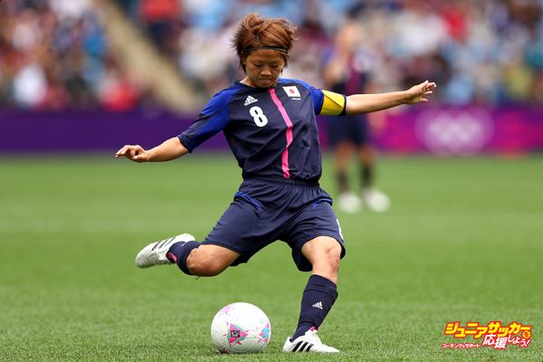 COVENTRY, ENGLAND - JULY 28:  Aya Miyama of Japan passes the ball during the Women's Football first round Group F Match of the London 2012 Olympic Games between Japan and Sweden at City of Coventry Stadium on July 28, 2012 in Coventry, England.  (Photo by Quinn Rooney/Getty Images)