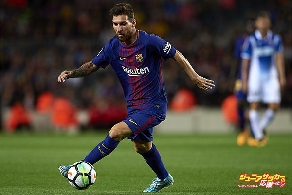 BARCELONA, SPAIN - SEPTEMBER 09:  Lionel Messi of Barcelona in action during the La Liga match between Barcelona and Espanyol at Camp Nou on September 9, 2017 in Barcelona, Spain.  (Photo by Manuel Queimadelos Alonso/Getty Images)