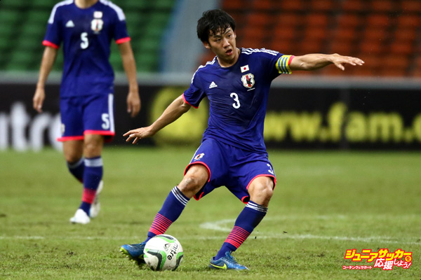 SHAH ALAM, MALAYSIA - MARCH 29:  Wataru Endo of Japan shoots during the AFC U23 Championship qualifier Group I match between Vietnam and Japan at Shah Alam Stadium on March 29, 2015 in Shah Alam, Malaysia.  (Photo by Stanley Chou/Getty Images)