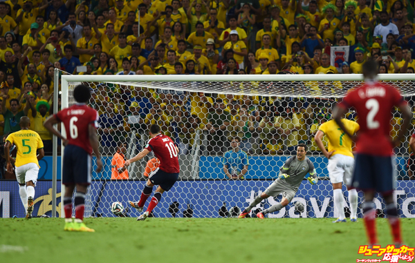 FORTALEZA, BRAZIL - JULY 04:  James Rodriguez of Colombia shoots and scores his team's first goal on a penalty kick past Julio Cesar of Brazil during the 2014 FIFA World Cup Brazil Quarter Final match between Brazil and Colombia at Castelao on July 4, 2014 in Fortaleza, Brazil.  (Photo by Laurence Griffiths/Getty Images)