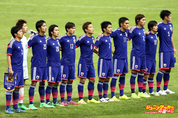 SHAH ALAM, MALAYSIA - MARCH 29: Japan poses prior to kick off during the AFC U23 Championship qualifier Group I match between Vietnam and Japan at Shah Alam Stadium on March 29, 2015 in Shah Alam, Malaysia.  (Photo by Stanley Chou/Getty Images)