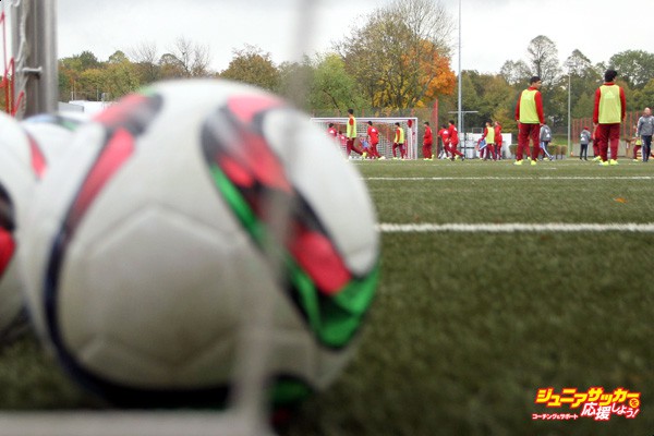 MUNICH, GERMANY - OCTOBER 19:  Refugee boys practise during a training session with FC Bayern Muenchen team coaches at Saebener Strasse training ground on October 19, 2015 in Munich, Germany.  (Photo by Alexandra Beier/Bongarts/Getty Images)