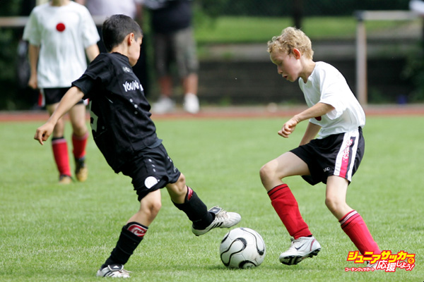 HAMBURG, GERMANY - JUNE 23: Boys from the 9-11 year old age group in action during the (DFB) German Football Association's E-Youth children's soccer tournament on June 23, 2007 in Hamburg, Germany. (Photo by Martin Rose/Bongarts/Getty Images)