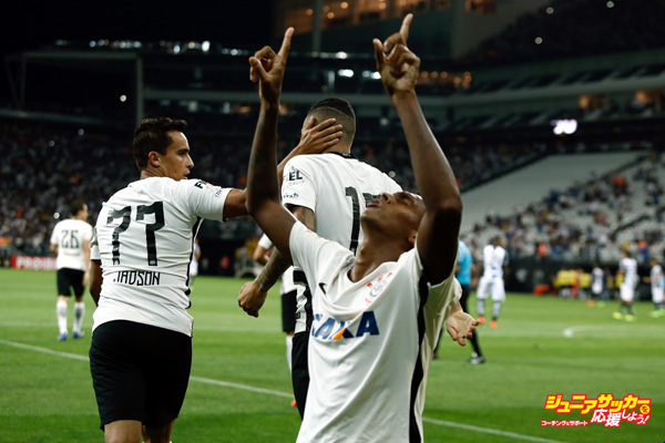 SAO PAULO, BRAZIL - MARCH 04:  Joao Alves of Corinthians celebrates his goal during the match between Corinthians and Santos as part of the Paulista Championship at Arena Corinthians on March 04, 2017 in Sao Paulo, Brazil. (Photo by Adriana Spaca/Brazil Photo Press/LatinContent/Getty Images)