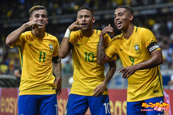 BELO HORIZONTE, BRAZIL - NOVEMBER 10: Philippe Coutinho #11, Neymar #10 and Gabriel Jesus #9 of Brazil celebrates a scored goal against Argentina during a match between Brazil and Argentina as part 2018 FIFA World Cup Russia Qualifier at Mineirao stadium on November 10, 2016 in Belo Horizonte, Brazil. (Photo by Pedro Vilela/Getty Images)