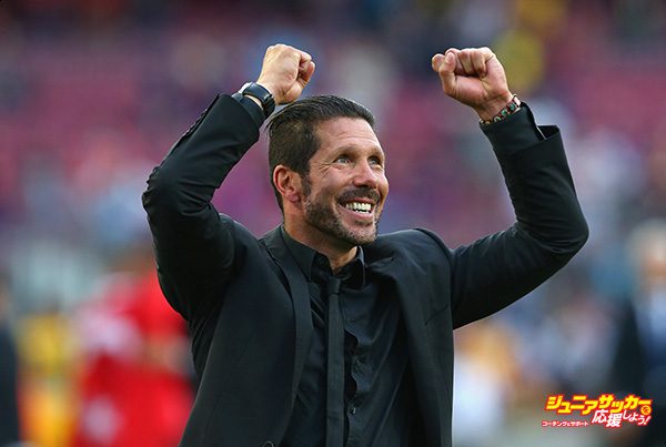 BARCELONA, SPAIN - MAY 17:  Diego Simeone the coach of Club Atletico de Madrid celebrates towards his supporters after winning the La Liga after the match between FC Barcelona and Club Atletico de Madrid at Camp Nou on May 17, 2014 in Barcelona, Spain.  (Photo by Alex Livesey/Getty Images)