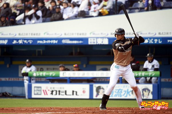 NPB Baseball: Nippon-Ham Fighters Shohei Ohtani (11) in action, at bat vs Chiba Lotte Marines at Chiba Marine Stadium. Otani is the reigning league MVP, excelling as both a hitter and a pitcher, and is weighing coming to MLB as a two-way player. Chiba City, Japan 4/6/2017 CREDIT: Kohjiro Kinno (Photo by Kohjiro Kinno /Sports Illustrated/Getty Images) (Set Number: SI804 TK1 )