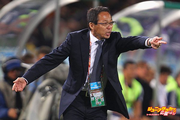 PRETORIA, SOUTH AFRICA - JUNE 29:  Takeshi Okada head coach of Japan directs his team during the 2010 FIFA World Cup South Africa Round of Sixteen match between Paraguay and Japan at Loftus Versfeld Stadium on June 29, 2010 in Pretoria, South Africa.  (Photo by Mark Kolbe/Getty Images)