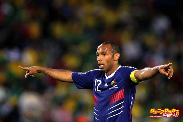 BLOEMFONTEIN, SOUTH AFRICA - JUNE 22:  Thierry Henry of France gestures to team mates during the 2010 FIFA World Cup South Africa Group A match between France and South Africa at the Free State Stadium on June 22, 2010 in Mangaung/Bloemfontein, South Africa.  (Photo by Clive Rose/Getty Images)